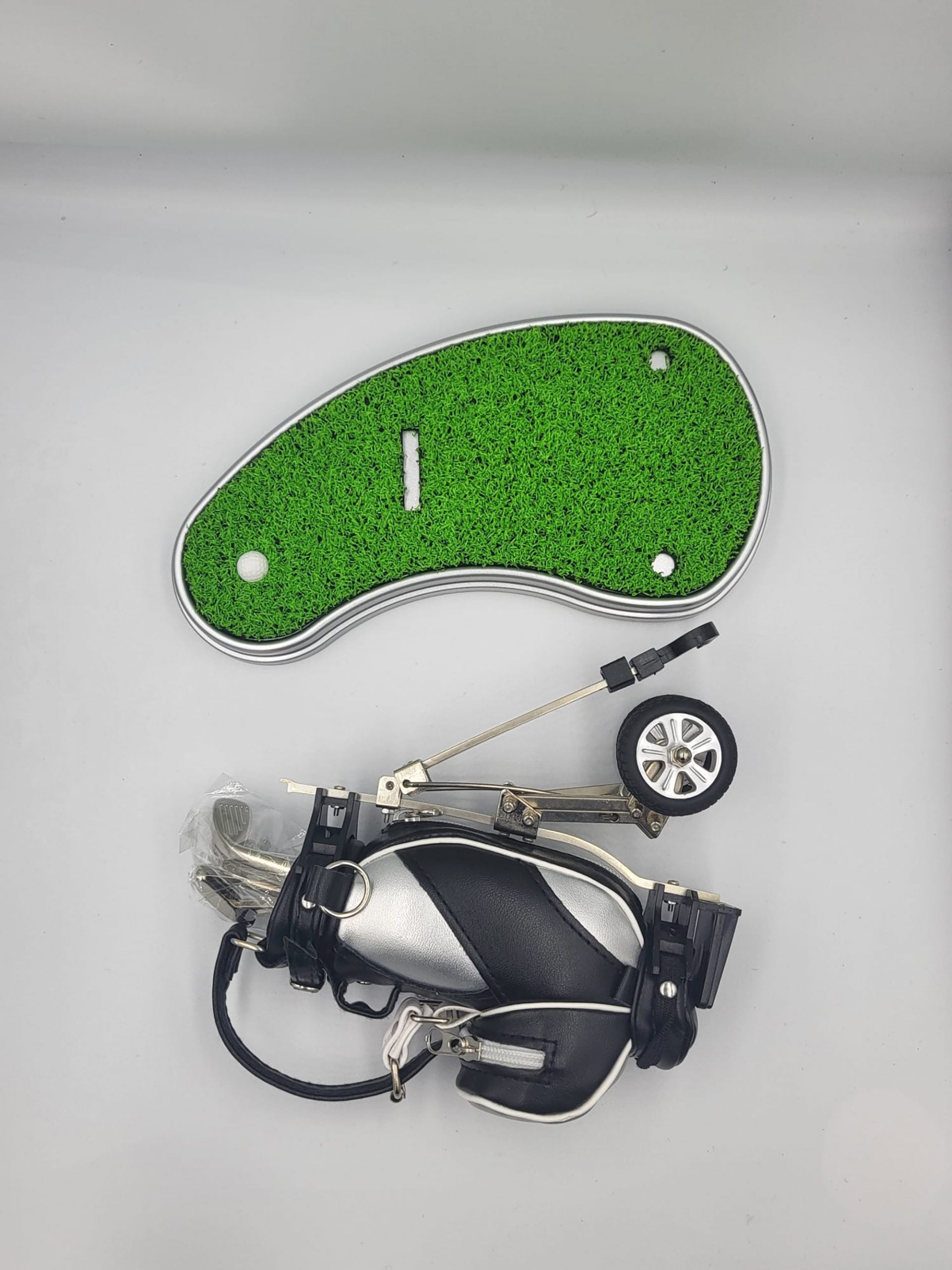 The golf bag pen holder is made from high-quality materials, the holder is built to withstand daily use, Best golf pen holder