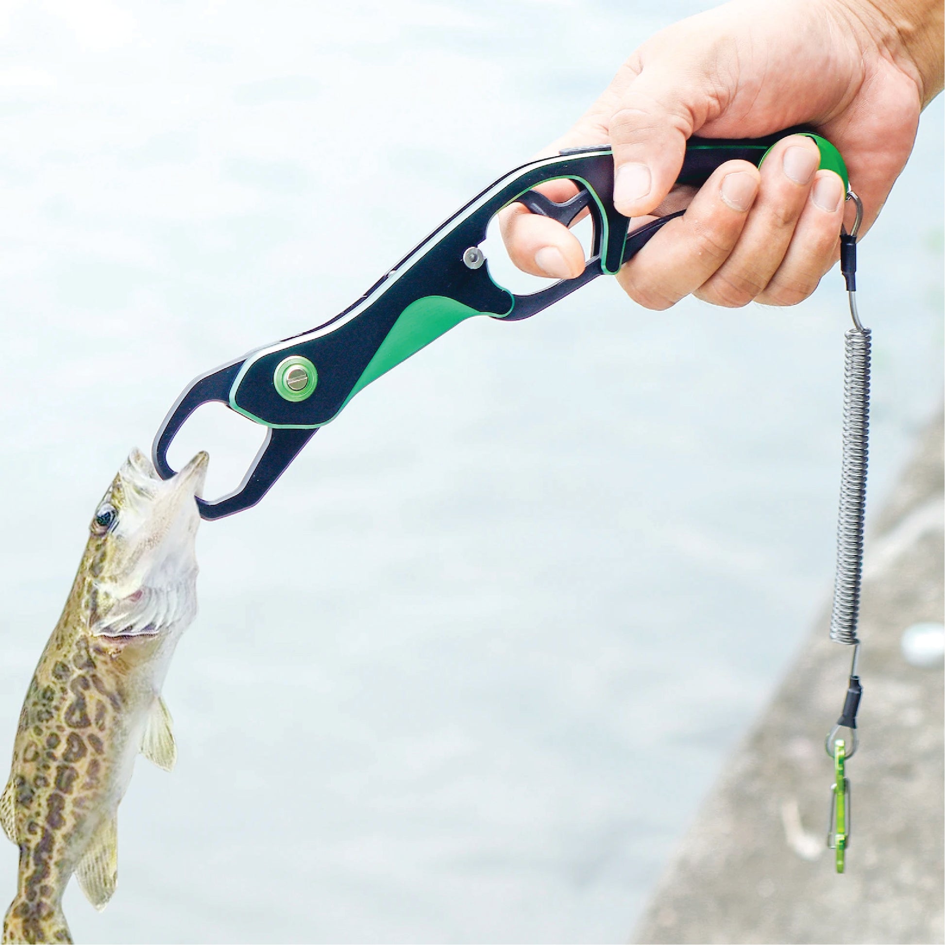 The fish lip grabber is ideal for anglers who practice catch and release, this fish lip grabber is gentle on fish and offers excellent control, Finest fish lip grabber for conservation-minded anglers